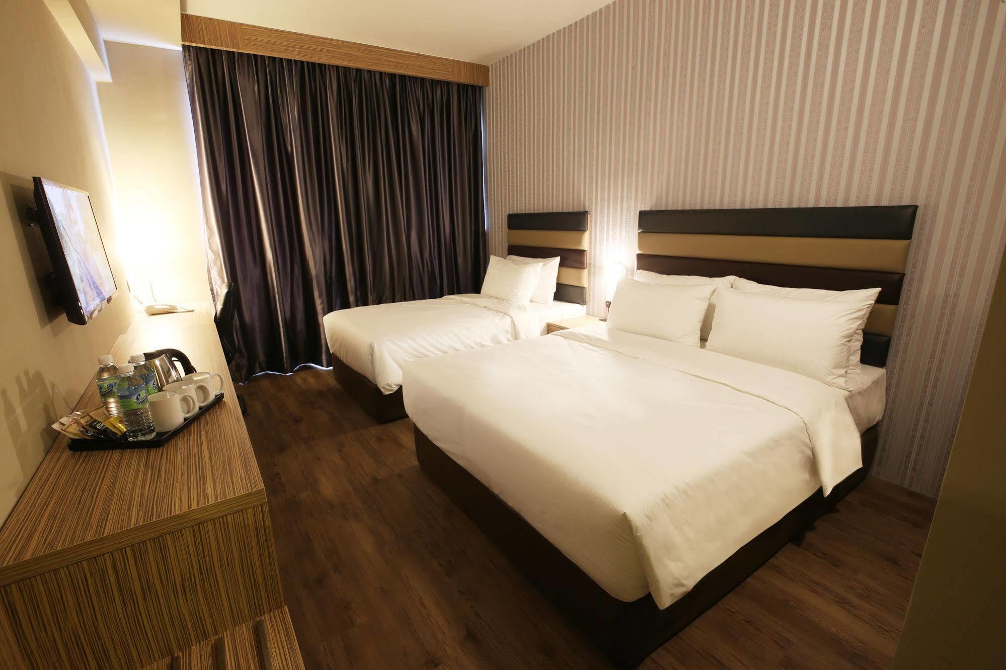 Hotel Sem9 Senai à Kulai Extérieur photo