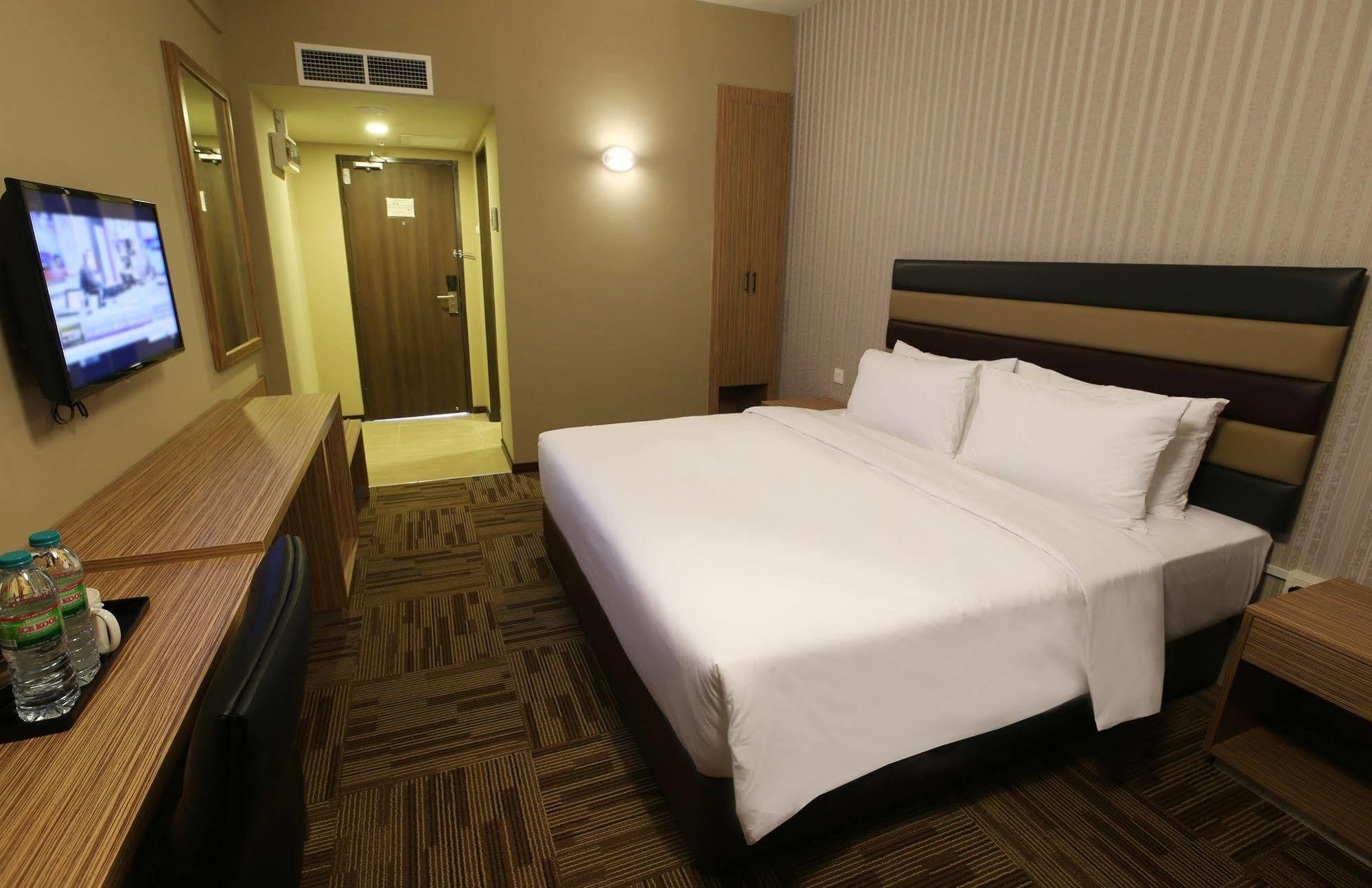 Hotel Sem9 Senai à Kulai Extérieur photo