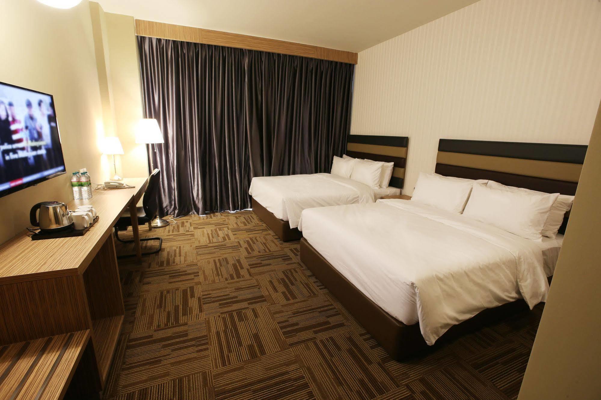 Hotel Sem9 Senai à Kulai Extérieur photo
