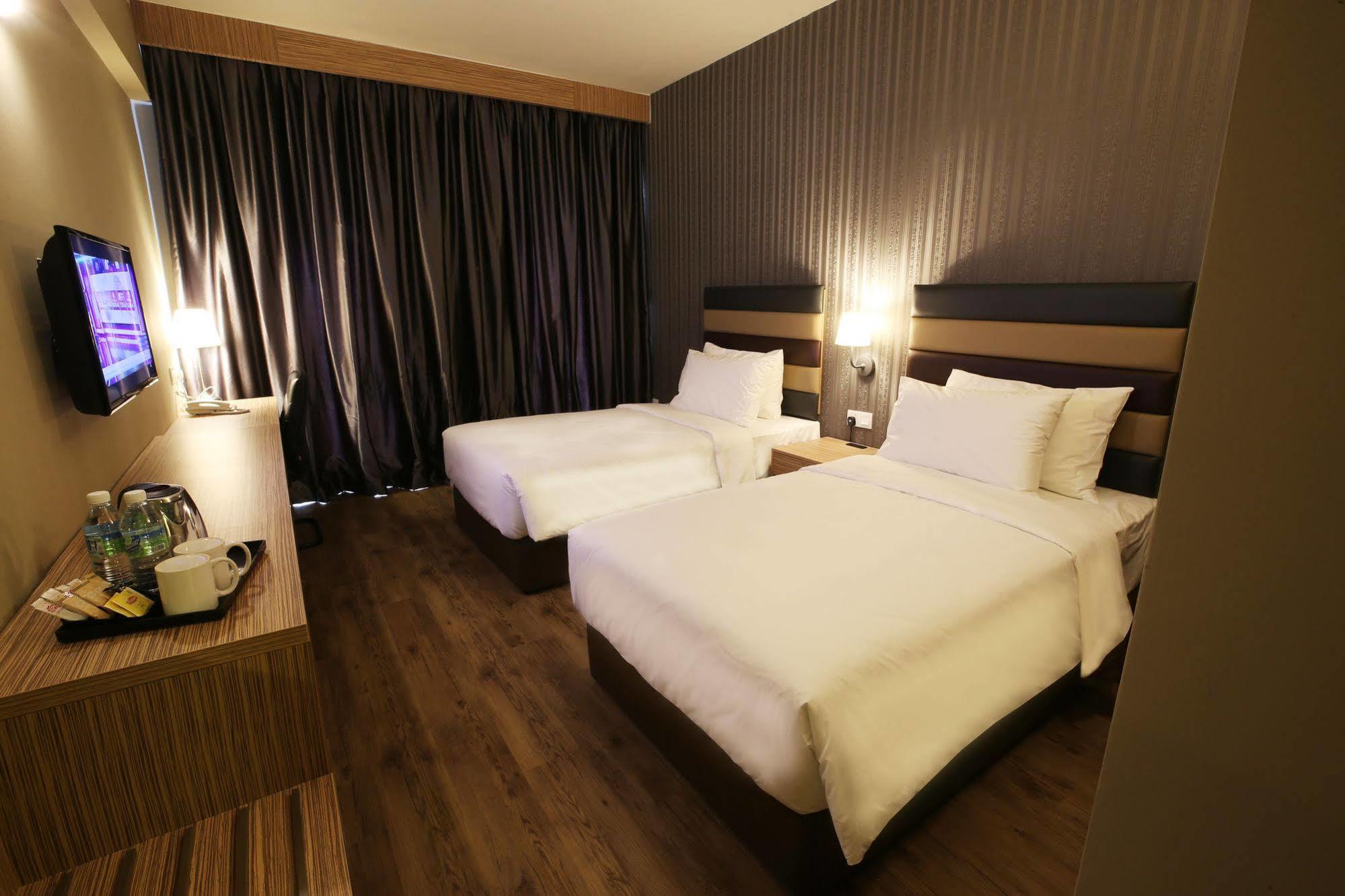 Hotel Sem9 Senai à Kulai Extérieur photo